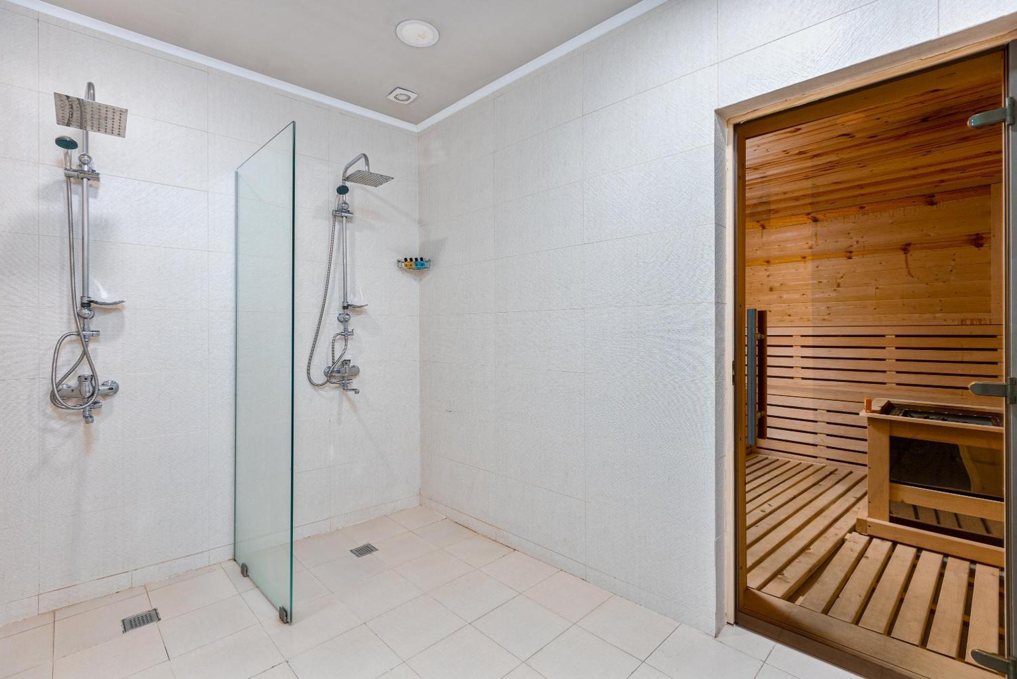 Alpine Lounge Boutique Hotel Kazbegi Esterno foto