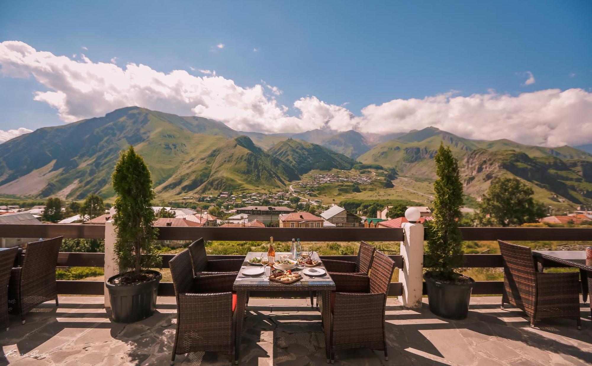 Alpine Lounge Boutique Hotel Kazbegi Esterno foto