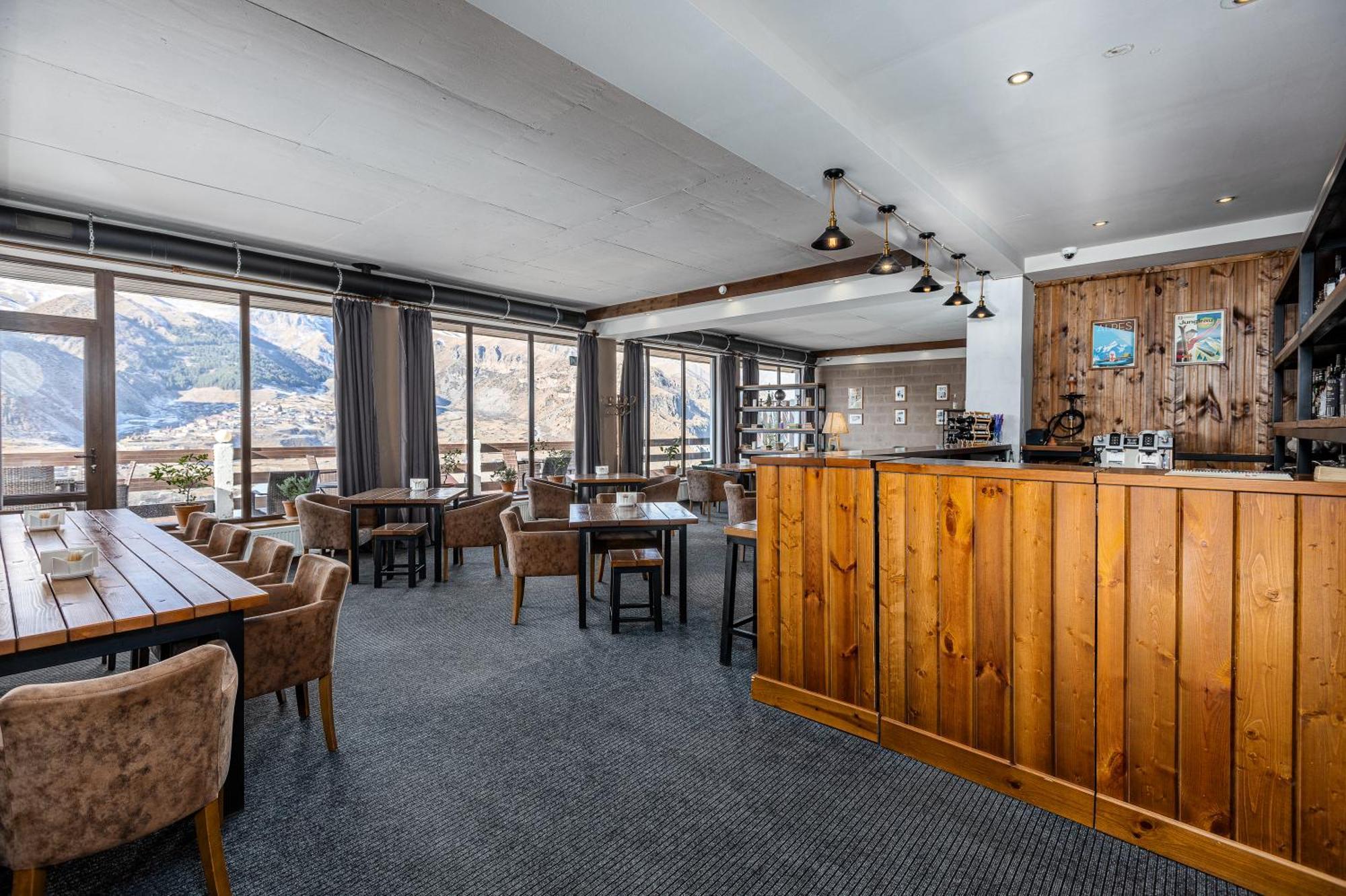 Alpine Lounge Boutique Hotel Kazbegi Esterno foto