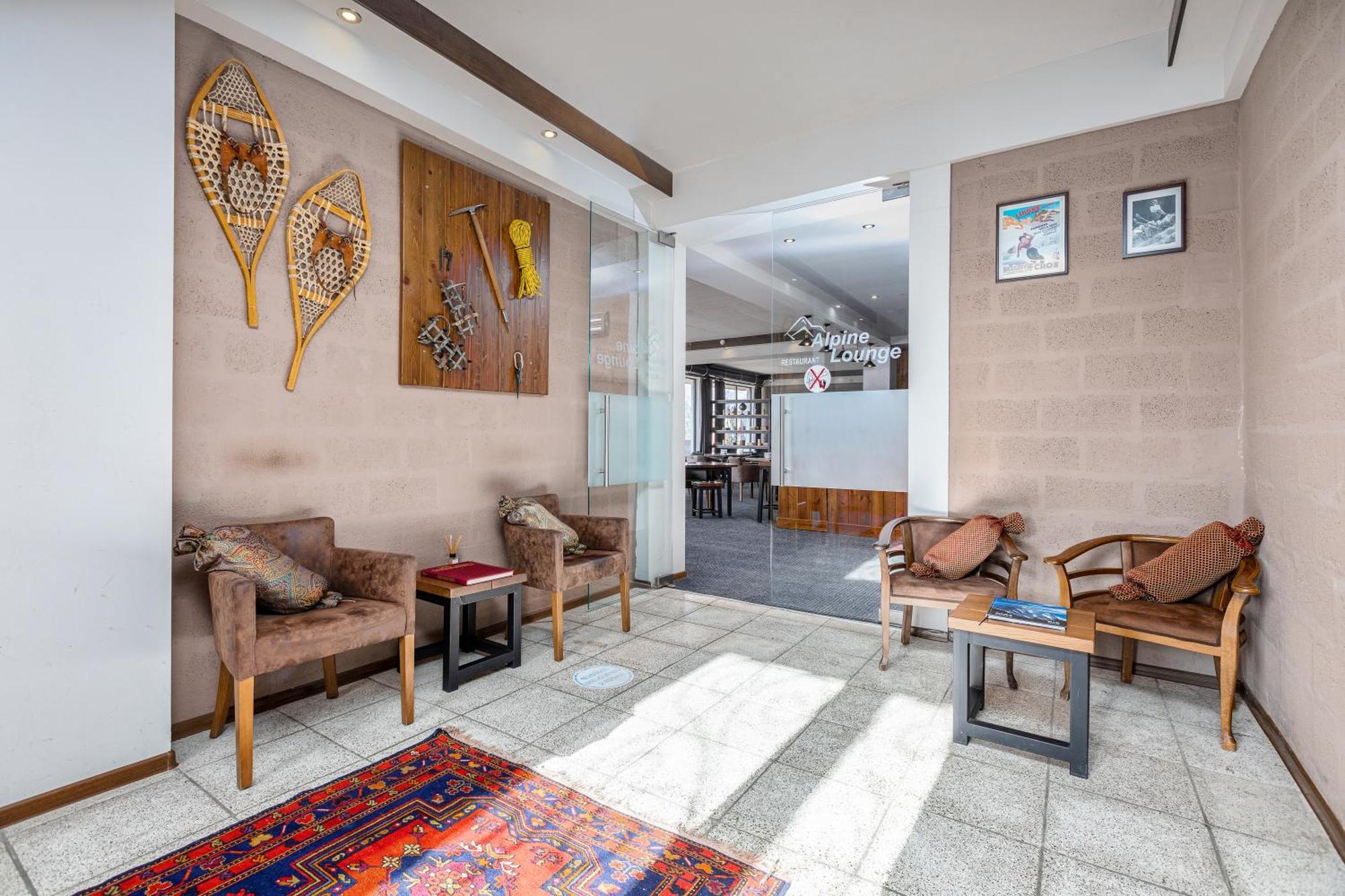 Alpine Lounge Boutique Hotel Kazbegi Esterno foto