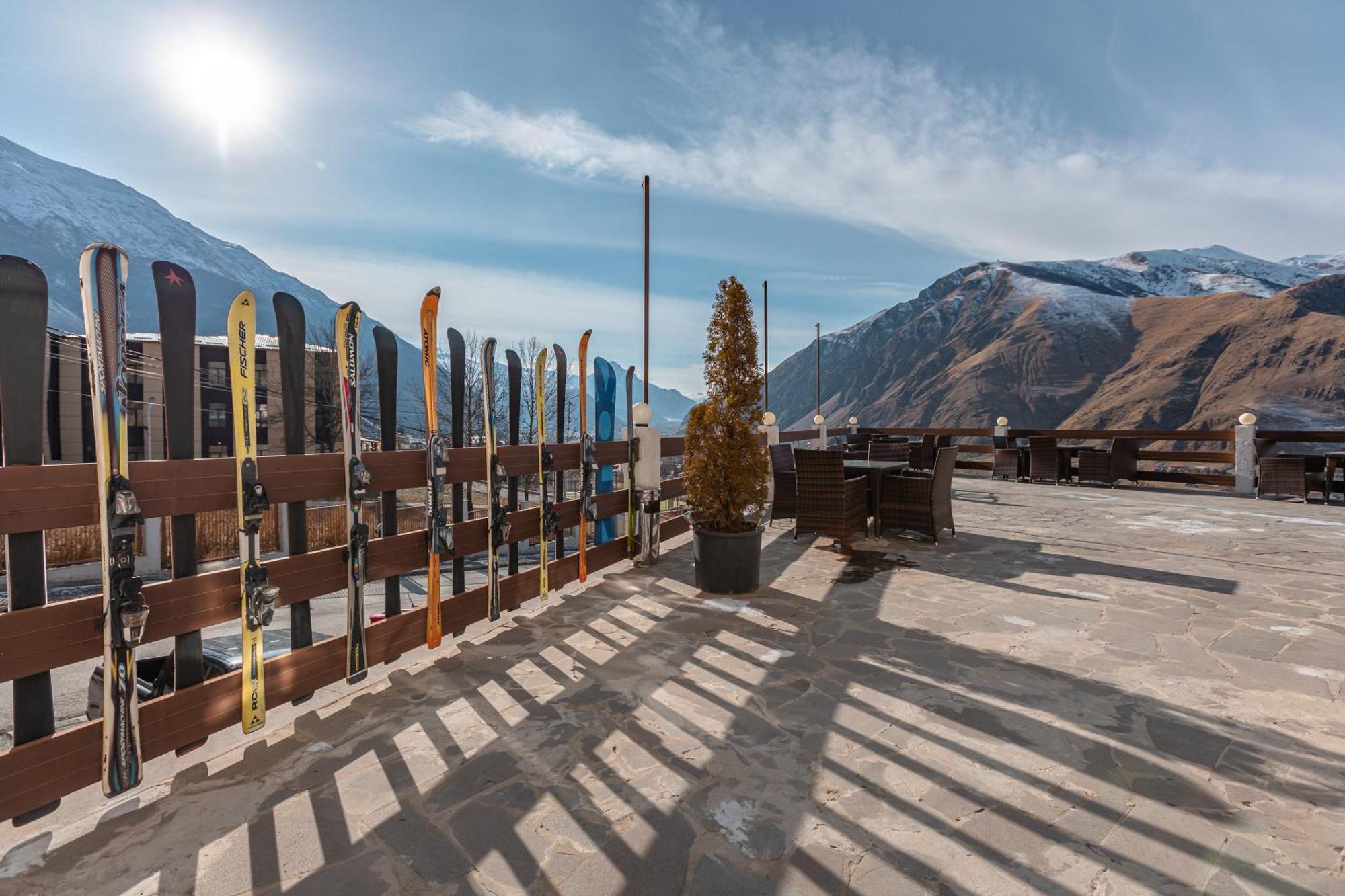 Alpine Lounge Boutique Hotel Kazbegi Esterno foto