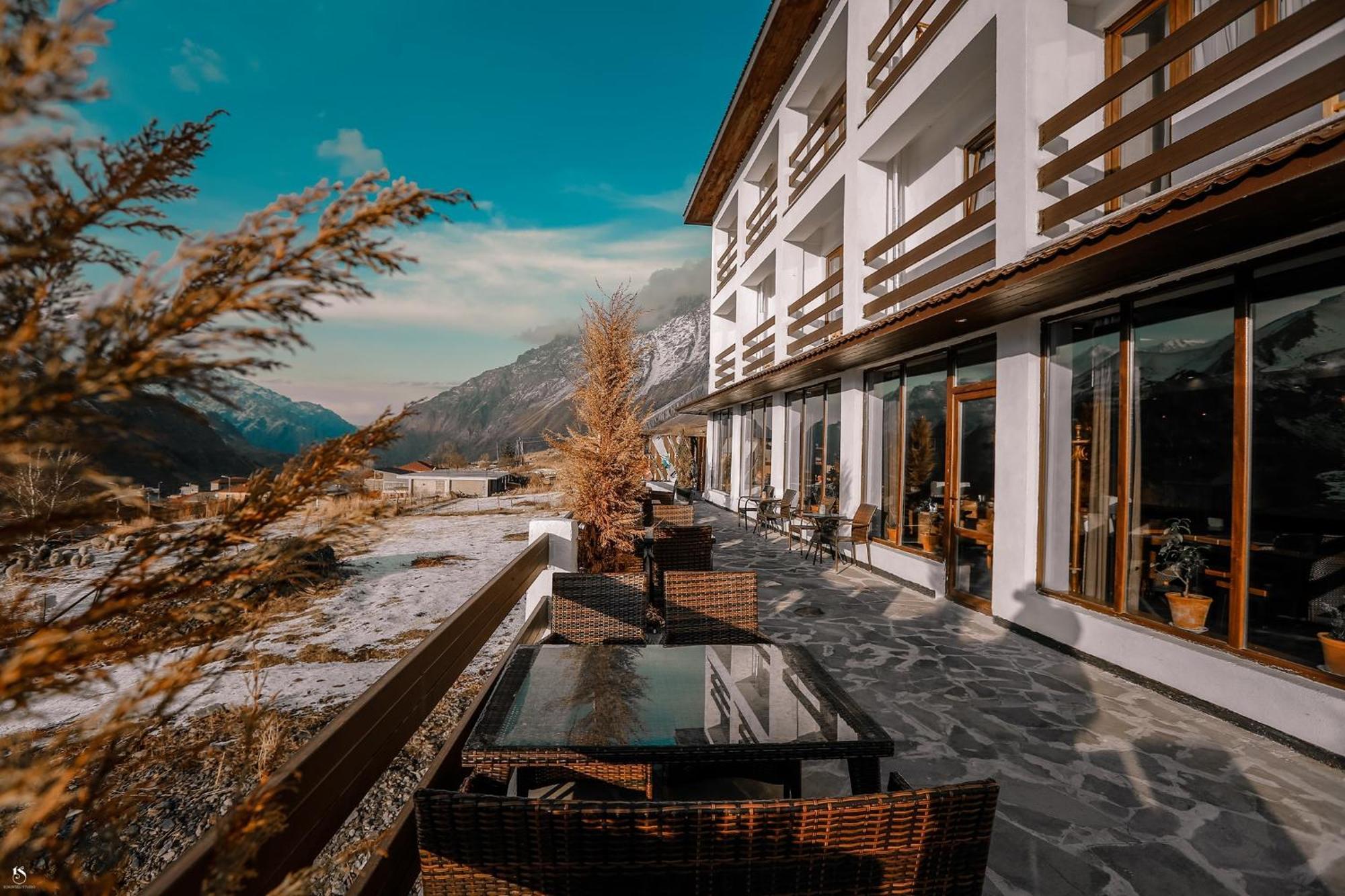 Alpine Lounge Boutique Hotel Kazbegi Esterno foto