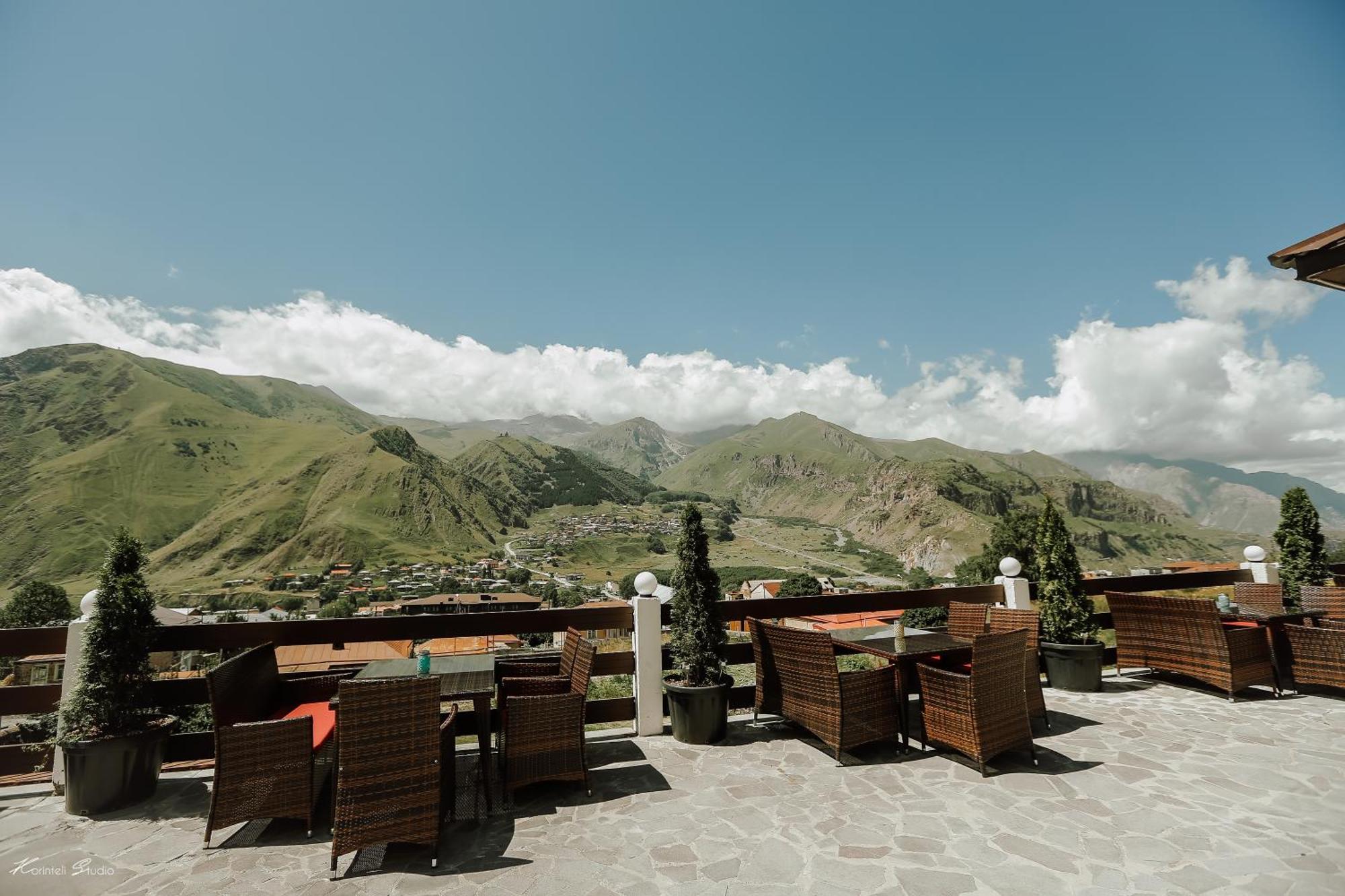 Alpine Lounge Boutique Hotel Kazbegi Esterno foto