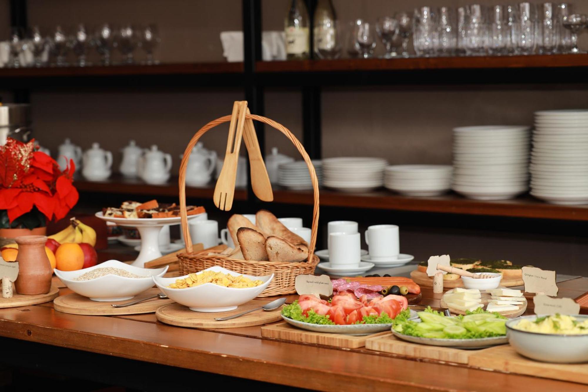 Alpine Lounge Boutique Hotel Kazbegi Esterno foto