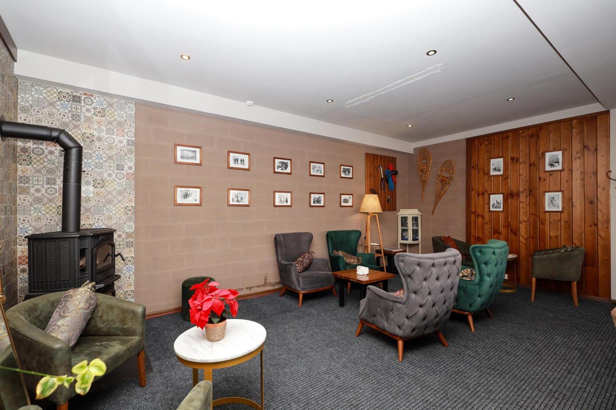 Alpine Lounge Boutique Hotel Kazbegi Esterno foto