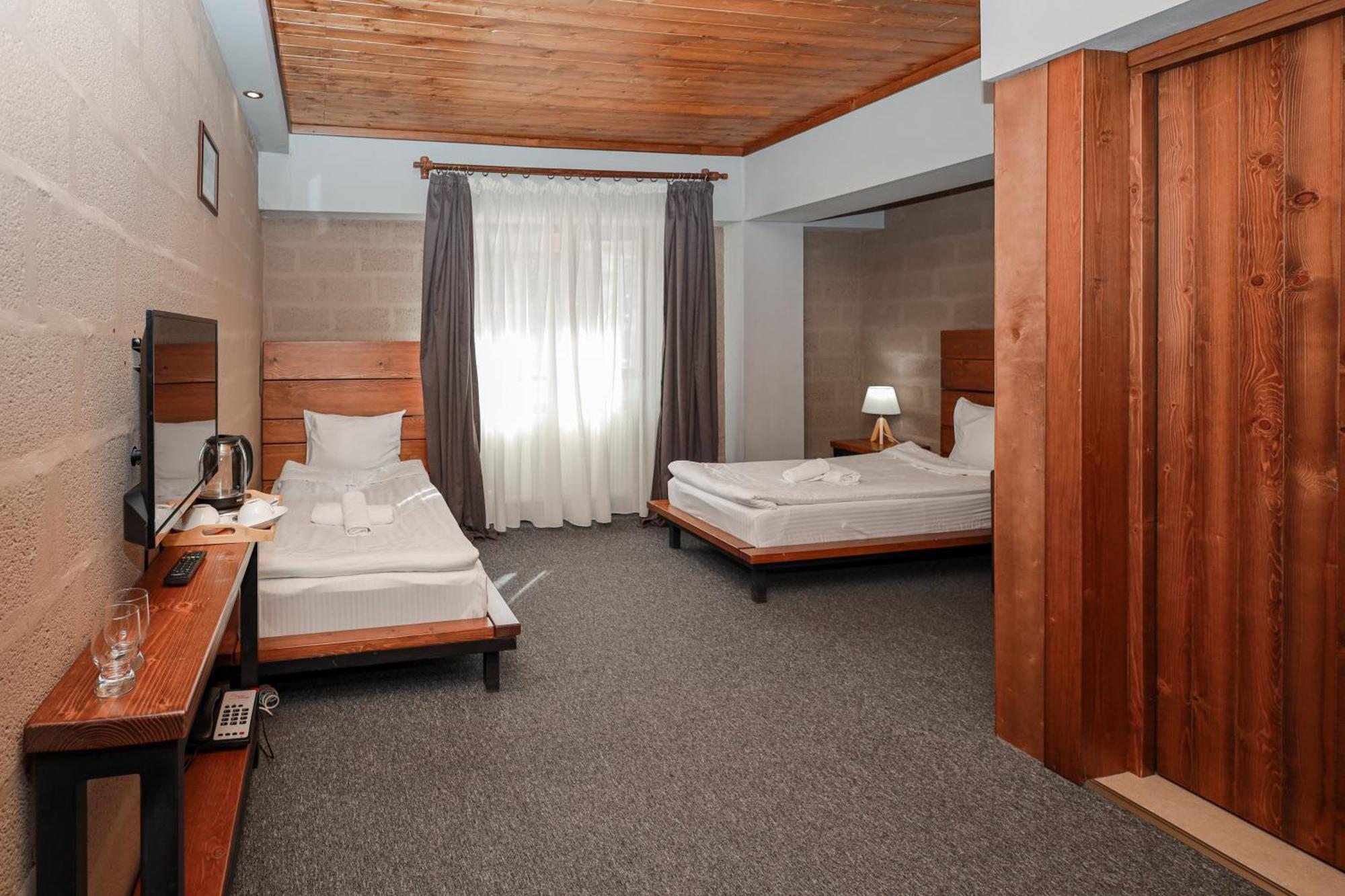 Alpine Lounge Boutique Hotel Kazbegi Esterno foto